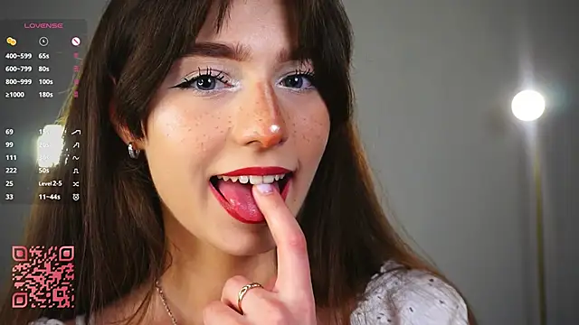 Snapshot of Lanenger chatting on 02.07.26 Lanenger online show from 02.07.26