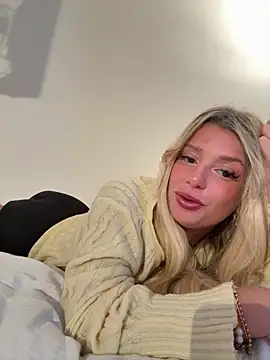 Snapshot of lilavv chatting on 03.23.26 lilavv online show from 03.23.26