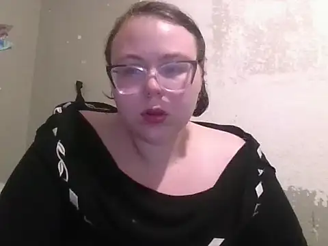 Snapshot of Rentastnrgurl chatting on 12.14.25 Rentastnrgurl online show from 12.14.25