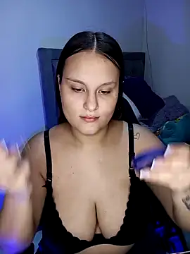 Snapshot of Valeriaa_21 chatting on 06.22.26 Valeriaa 21 online show from 06.22.26