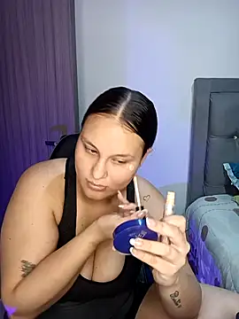 Snapshot of Valeriaa_21 chatting on 06.26.26 Valeriaa 21 online show from 06.26.26