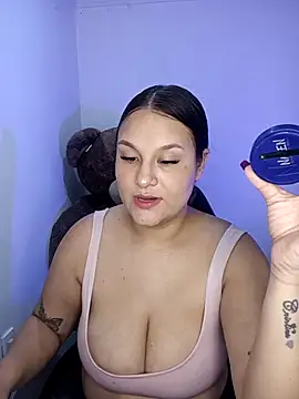 Snapshot of Valeriaa_21 chatting on 07.26.26 Valeriaa 21 online show from 07.26.26