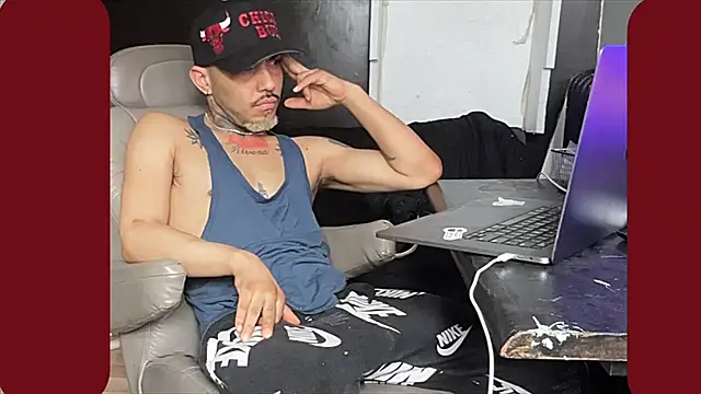 Snapshot of jo67rivera chatting on 02.19.26 jo67rivera online show from 02.19.26