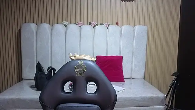 Sara valderrama  online show from 02.23.26