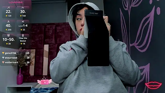 Kiara Fox   online show from 02.22.26