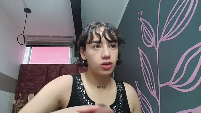 Kiara Fox   online show from 04.30.26