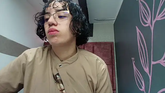 Kiara Fox   online show from 05.02.26