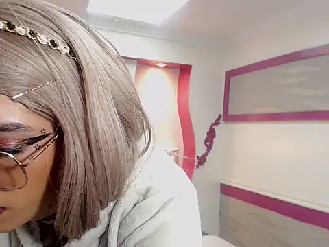 Snapshot of Lis_Pearson chatting on 01.18.26 Lis Pearson online show from 01.18.26