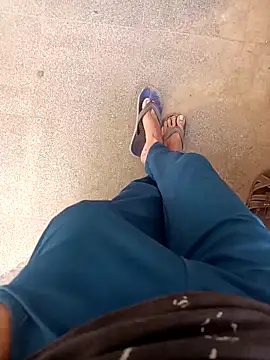 Snapshot of xhanm chatting on 12.21.25 xhanm online show from 12.21.25