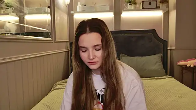 Snapshot of Lina_Sinerz chatting on 03.06.26 Lina Sinerz online show from 03.06.26