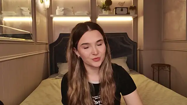 Snapshot of Lina_Sinerz chatting on 03.18.26 Lina Sinerz online show from 03.18.26