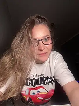 Snapshot of Lina_Sinerz chatting on 03.21.26 Lina Sinerz online show from 03.21.26