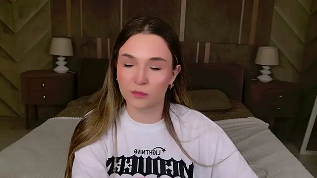 Lina Sinerz online show from 05.04.26