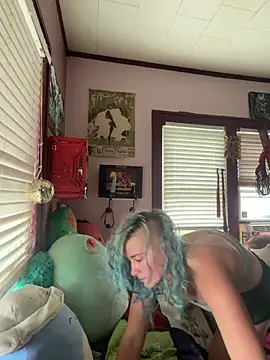 Snapshot of rosiebuddy chatting on 02.17.26 rosiebuddy online show from 02.17.26