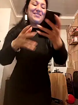 Magenta Moon online show from 05.11.26