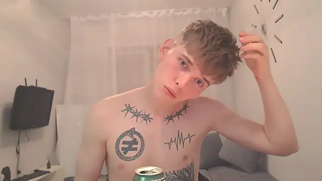 Snapshot of Fredd_Xanders chatting on 06.17.26 Fredd Xanders online show from 06.17.26