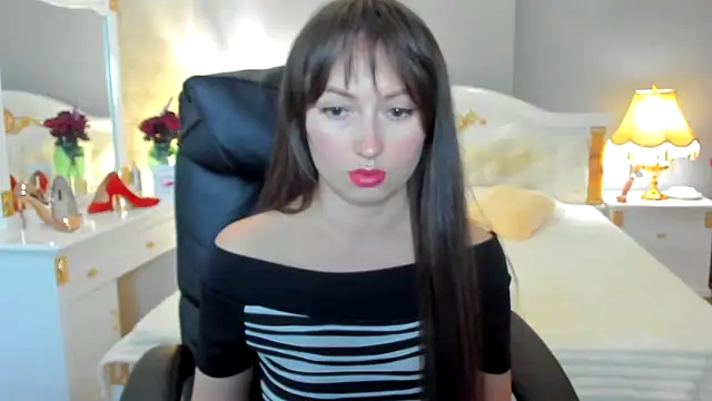 Snapshot of RosiAlina chatting on 05.06.26 RosiAlina online show from 05.06.26
