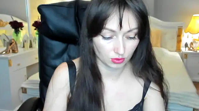 Snapshot of RosiAlina chatting on 05.13.26 RosiAlina online show from 05.13.26