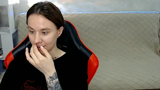 MiaBun1 online show from 01.17.26