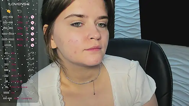 Snapshot of LanaTreades chatting on 02.01.26 LanaTreades online show from 02.01.26