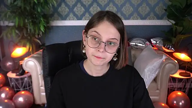 Snapshot of CharlyWines chatting on 02.02.26 CharlyWines online show from 02.02.26