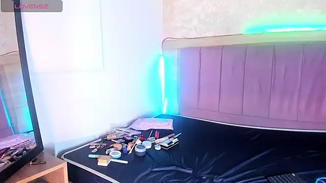 alunnaclarkcm online show from 12.15.25