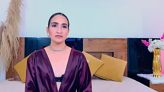 LucyHanks online show from 05.02.26