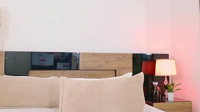 LucyHanks online show from 05.22.26