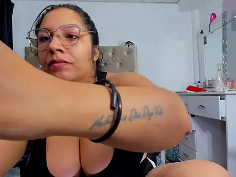 lulu parker online show from 03.10.26