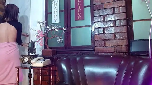 Snapshot of Sue_Sparkle chatting on 12.20.25 Sue Sparkle online show from 12.20.25