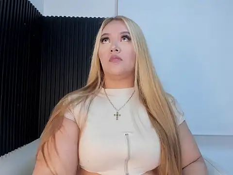 Snapshot of Lynda_Bells chatting on 02.10.26 Lynda Bells online show from 02.10.26