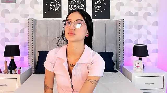 Snapshot of sara_stonems chatting on 12.18.25 sara stonems online show from 12.18.25