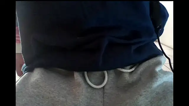 Snapshot of hydrum04 chatting on 12.15.25 hydrum04 online show from 12.15.25