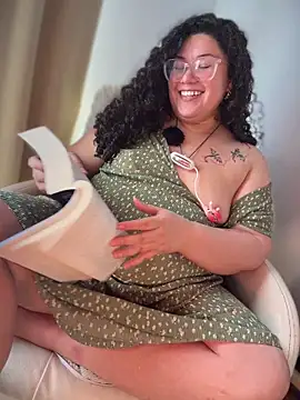 Snapshot of VanesssaMilf_ chatting on 05.31.26 VanesssaMilf online show from 05.31.26