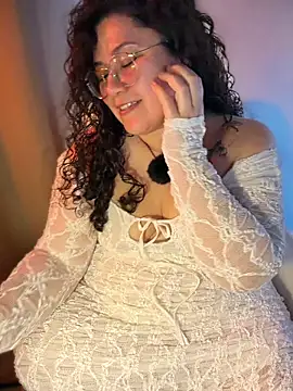 Snapshot of VanesssaMilf_ chatting on 06.06.26 VanesssaMilf online show from 06.06.26
