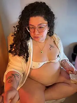 Snapshot of VanesssaMilf_ chatting on 06.16.26 VanesssaMilf online show from 06.16.26