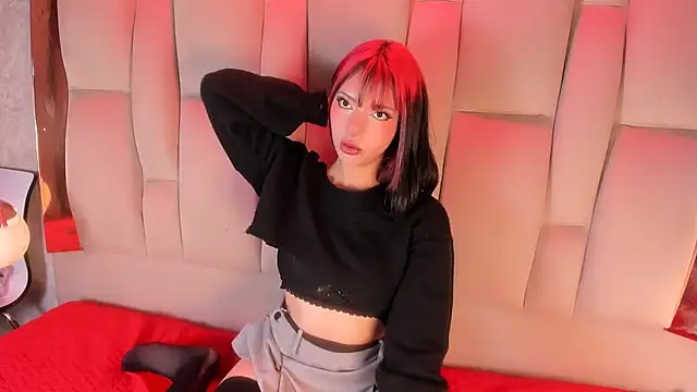 Snapshot of NamiMoon1 chatting on 12.20.25 NamiMoon1 online show from 12.20.25