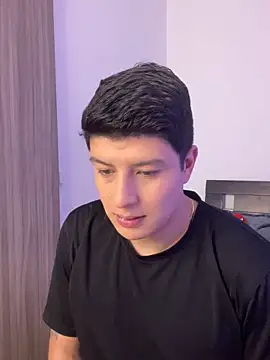 Snapshot of Goldenknight33 chatting on 02.11.26 Goldenknight33 online show from 02.11.26