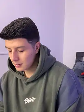 Snapshot of Goldenknight33 chatting on 02.18.26 Goldenknight33 online show from 02.18.26