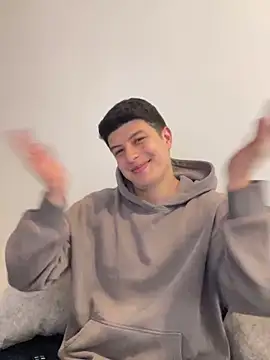 Snapshot of Goldenknight33 chatting on 03.08.26 Goldenknight33 online show from 03.08.26