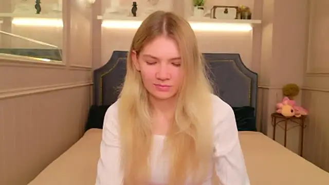 Vivien Hans online show from 06.19.26