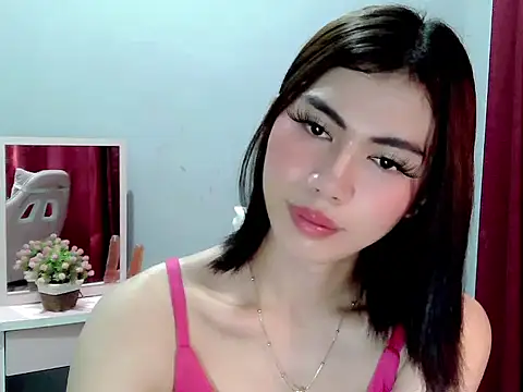 Ur hottestdella online show from 02.16.26