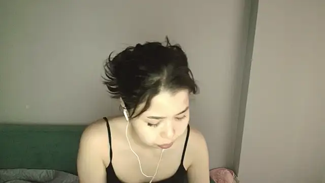 Snapshot of kimyjina chatting on 05.19.26 kimyjina online show from 05.19.26