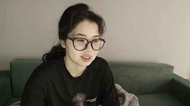 Snapshot of kimyjina chatting on 05.21.26 kimyjina online show from 05.21.26