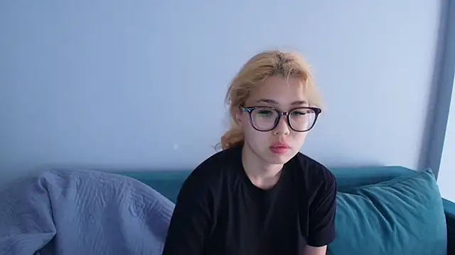 Snapshot of kimyjina chatting on 06.25.26 kimyjina online show from 06.25.26