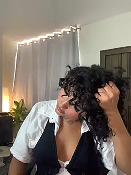 ladulcemary  online show from 04.25.26