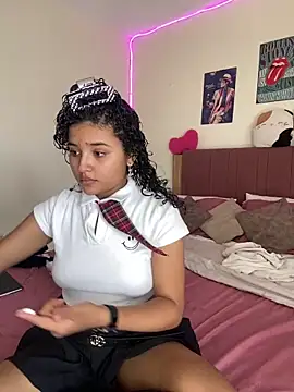 ladulcemary  online show from 05.05.26