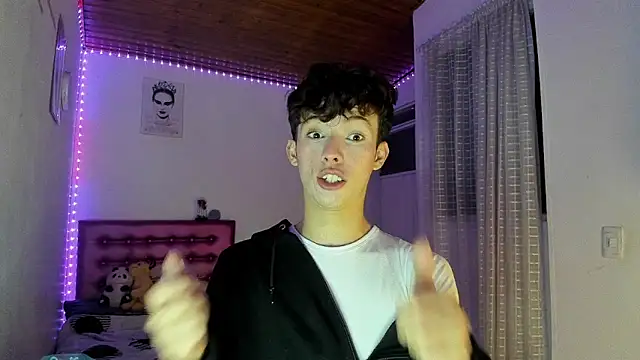 Snapshot of Dani_Dancer chatting on 03.19.26 Dani Dancer online show from 03.19.26