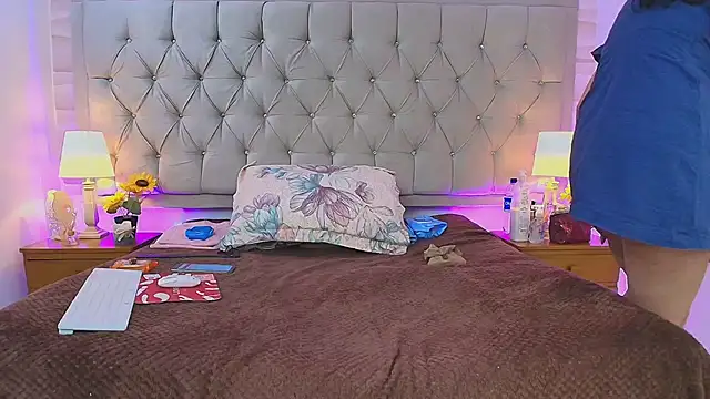 Samanthaafg love online show from 01.17.26