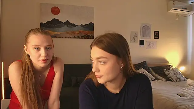 Snapshot of findwayout chatting on 03.08.26 findwayout online show from 03.08.26